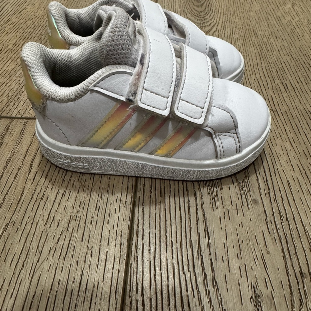 Adidas Grand Court 2.0 I 'White Iridescent' toddler sneakers. - Picture 3 of 5